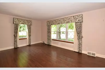 2205  Dwight St, Racine, WI 53403 - Photo 3