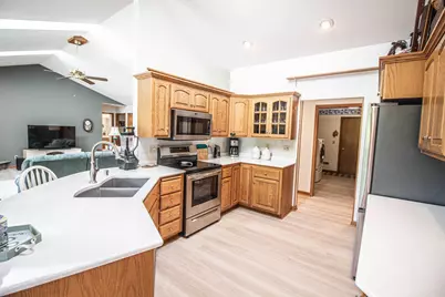 214 S Cottrell Dr, Saukville, WI 53080 - Photo 5