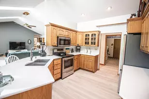 214 S Cottrell Dr, Saukville, WI 53080 - Photo 5