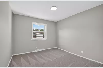 1008  Saxony Dr, Racine, WI 53402 - Photo 13