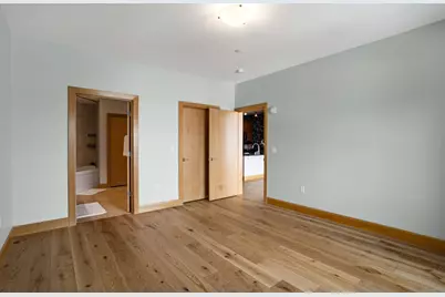 1550 E Royall Pl #710, Milwaukee, WI 53202 - Photo 9