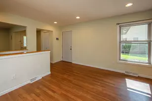 2267 W Grange Ave, Milwaukee, WI 53221 - Photo 15
