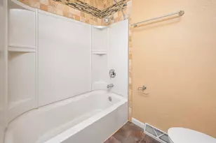 2267 W Grange Ave, Milwaukee, WI 53221 - Photo 25