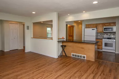 2267 W Grange Ave, Milwaukee, WI 53221 - Photo 9