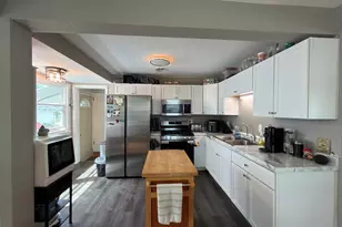 7501 W Vienna Ct, Milwaukee, WI 53216 - Photo 3