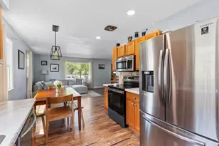 10156 W Montana Ave, West Allis, WI 53227 - Photo 7