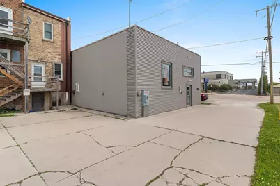 1604  Washington St, Two Rivers, WI 54241 - Photo 5
