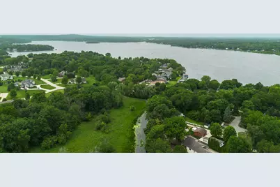 1703  Bark River Dr, Delafield, WI 53029 - Photo 49