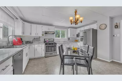 1151  Franklin Dr, Cleveland, WI 53015 - Photo 5