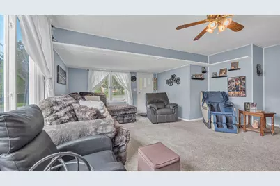 1151  Franklin Dr, Cleveland, WI 53015 - Photo 9