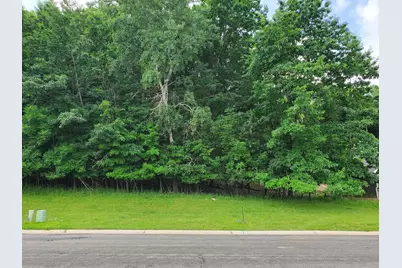1041  Woods Edge Dr, Hartford, WI 53027 - Photo 1