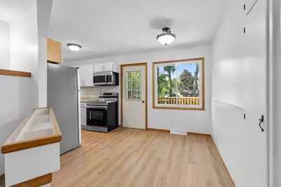 30012  Meadow Dr, Burlington, WI 53105 - Photo 5