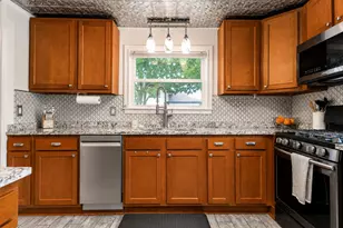 2000 S 72nd St, West Allis, WI 53219 - Photo 15