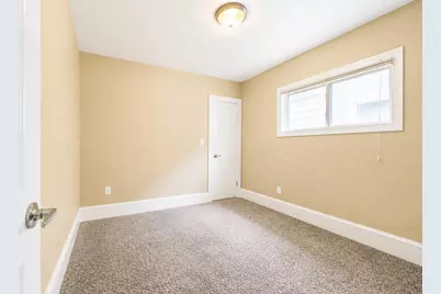 2000 S 72nd St, West Allis, WI 53219 - Photo 11