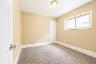 2000 S 72nd St, West Allis, WI 53219 - Photo 11