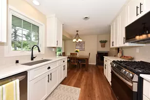 12765 Winthrop Ct, Brookfield, WI 53005 - Photo 9