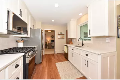 12765  Winthrop Ct, Brookfield, WI 53005 - Photo 11