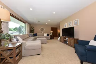 12765 Winthrop Ct, Brookfield, WI 53005 - Photo 3