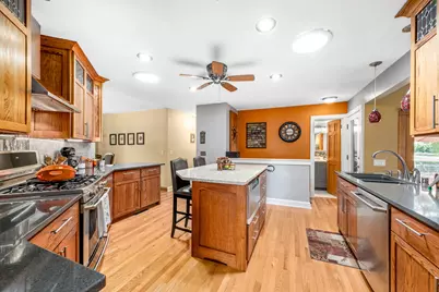 13960  James St, Brookfield, WI 53005 - Photo 5