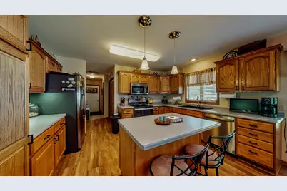 1505  Raveen St, Fort Atkinson, WI 53538 - Photo 3