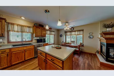 1505  Raveen St, Fort Atkinson, WI 53538 - Photo 9