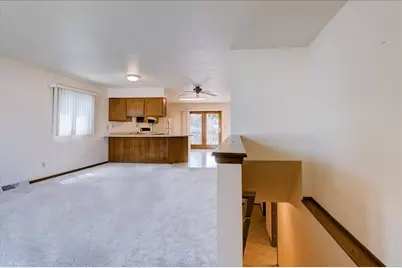 914  Northern Sands Pl, Onalaska, WI 54650 - Photo 5