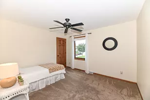 4105 W McGinnis Dr, Franklin, WI 53132 - Photo 17