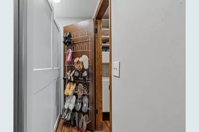 5806  Glen Flora Dr, Greendale, WI 53129 - Photo 29