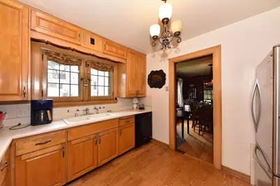 8525  Ravenswood Cir, Wauwatosa, WI 53226 - Photo 9