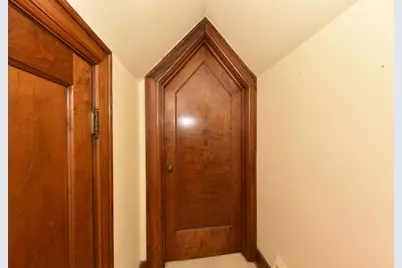 8525  Ravenswood Cir, Wauwatosa, WI 53226 - Photo 19