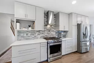 8807 Greenhill Ln, Greendale, WI 53129 - Photo 15