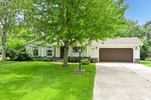 3319 W Woodward Dr, Franklin, WI 53132 - Photo 27