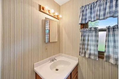 3319 W Woodward Dr, Franklin, WI 53132 - Photo 11
