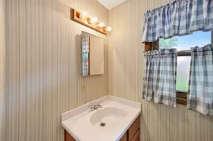 3319 W Woodward Dr, Franklin, WI 53132 - Photo 11
