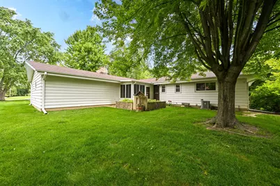 3319 W Woodward Dr, Franklin, WI 53132 - Photo 25