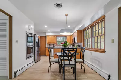 2745 N 117th Pl, Wauwatosa, WI 53222 - Photo 9