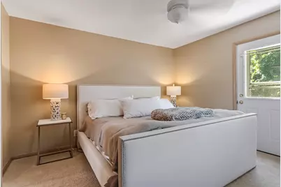 2745 N 117th Pl, Wauwatosa, WI 53222 - Photo 23