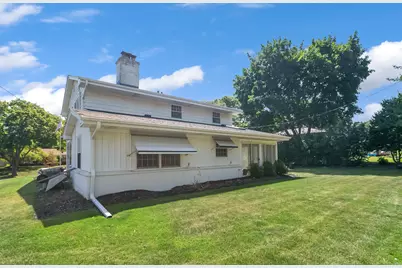 2745 N 117th Pl, Wauwatosa, WI 53222 - Photo 39