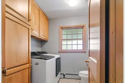 2745 N 117th Pl, Wauwatosa, WI 53222 - Photo 17