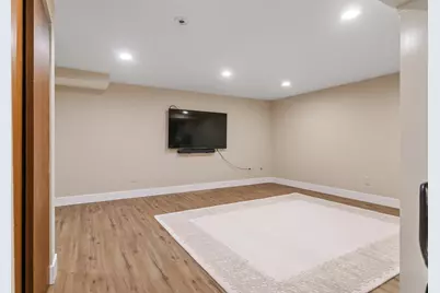 2745 N 117th Pl, Wauwatosa, WI 53222 - Photo 31