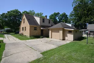 956 W Conger St, Whitewater, WI 53190 - Photo 3