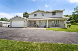 S94W23075 Meadow View Ln, Vernon, WI 53103 - Photo 3