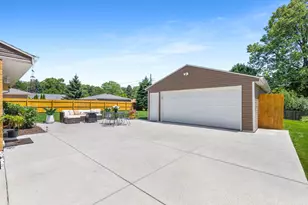 8506 N 51st St, Brown Deer, WI 53223 - Photo 21