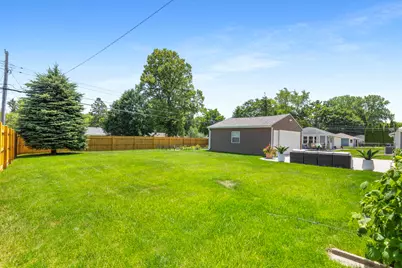 8506 N 51st St, Brown Deer, WI 53223 - Photo 23