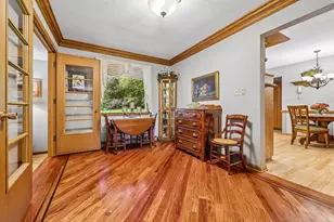 W213N5425 Kenmore Dr, Menomonee Falls, WI 53051 - Photo 9