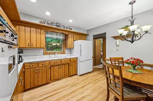 W213N5425 Kenmore Dr, Menomonee Falls, WI 53051 - Photo 11