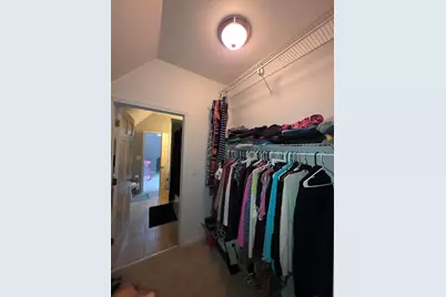 5528 W Auer Ave, Milwaukee, WI 53216 - Photo 9