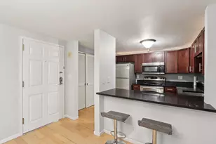 270 E Highland Ave, Milwaukee, WI 53202 - Photo 29