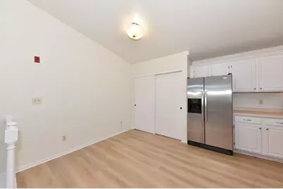 4835  Easy St #7, Delafield, WI 53209 - Photo 13