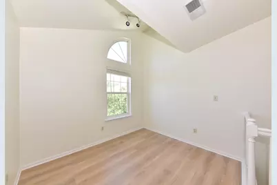 4835  Easy St #7, Delafield, WI 53209 - Photo 11